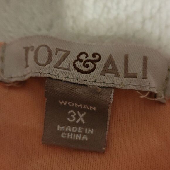 Roz & Ali tunic Crochet lace scoop neck zig zag design - Picture 4 of 6